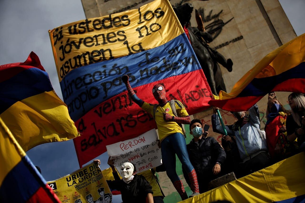 Paro Nacional 19 mayo 2021
Monumento los heroes