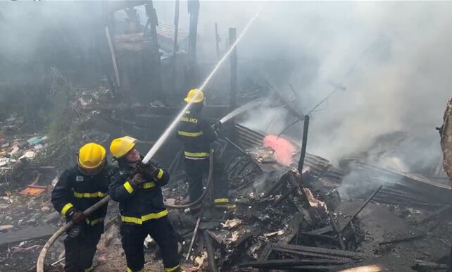 El cuerpo de Bomberos del municipio de Floridablanca controló la situación.