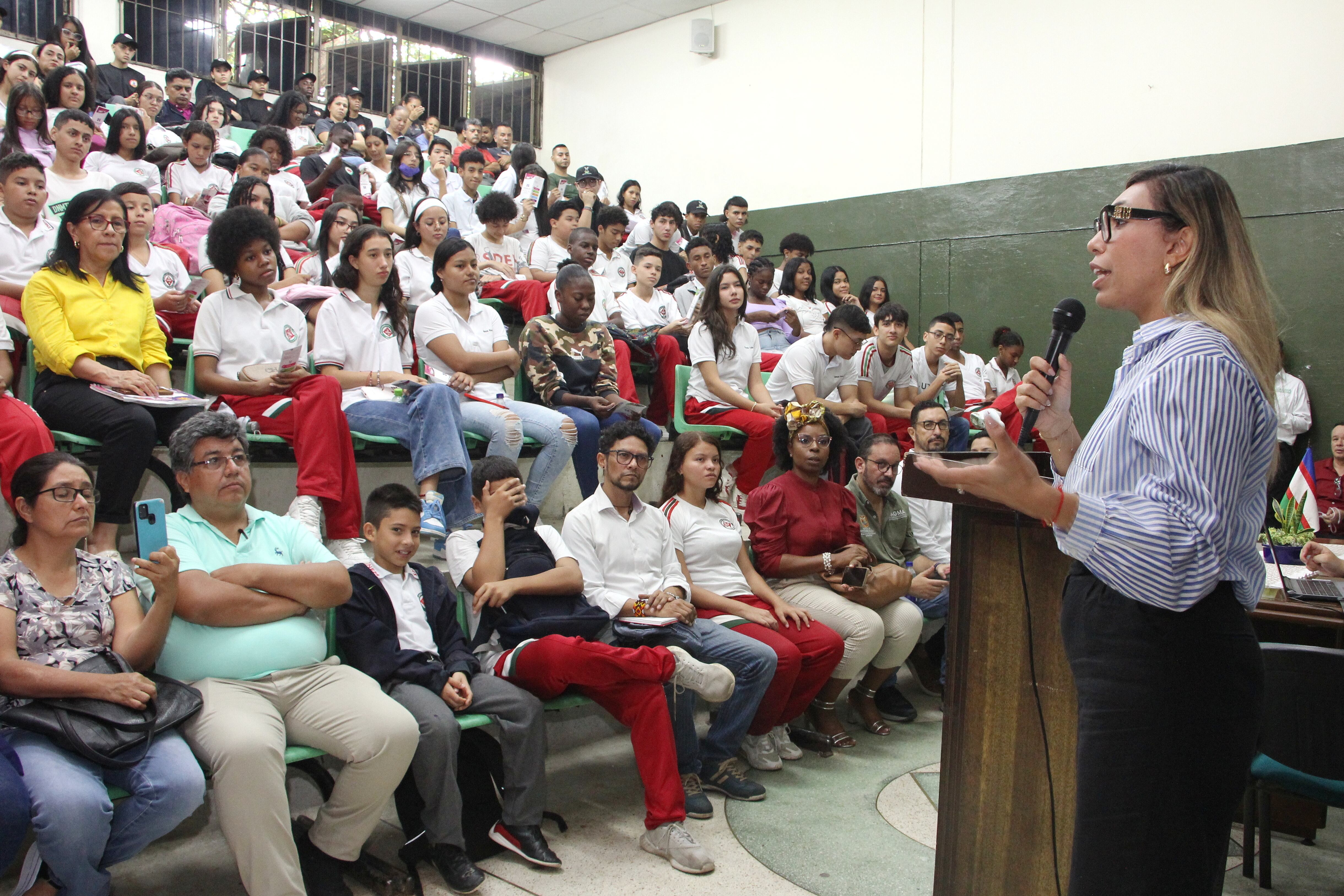 La secretaria de Educación de Cali, Tatiana Aguilar, revela la apuesta de esa dependencia en el marco de la COP16