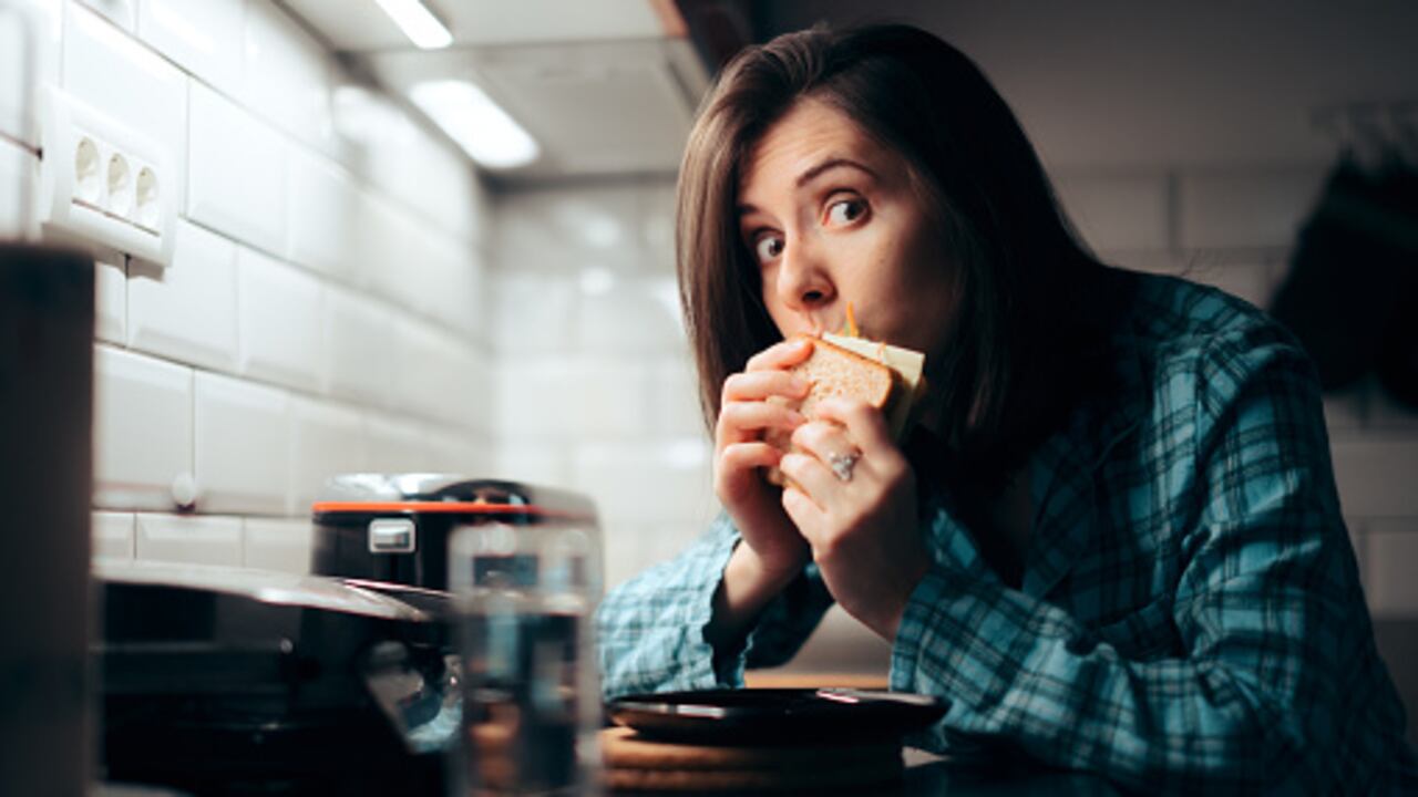 Inciden de manera negativa en el estómago y que, por ende, terminan afectando la calidad del sueño.