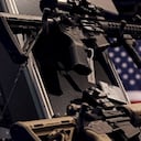 La idea del gobernador de California es que los propios ciudadanos denuncien a los que tengan armas ilegalmente.