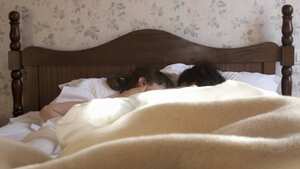 Estudio de la universidad de Arizona en Estados Unidos encontró los beneficios de dormir en pareja. Foto: Getty images.