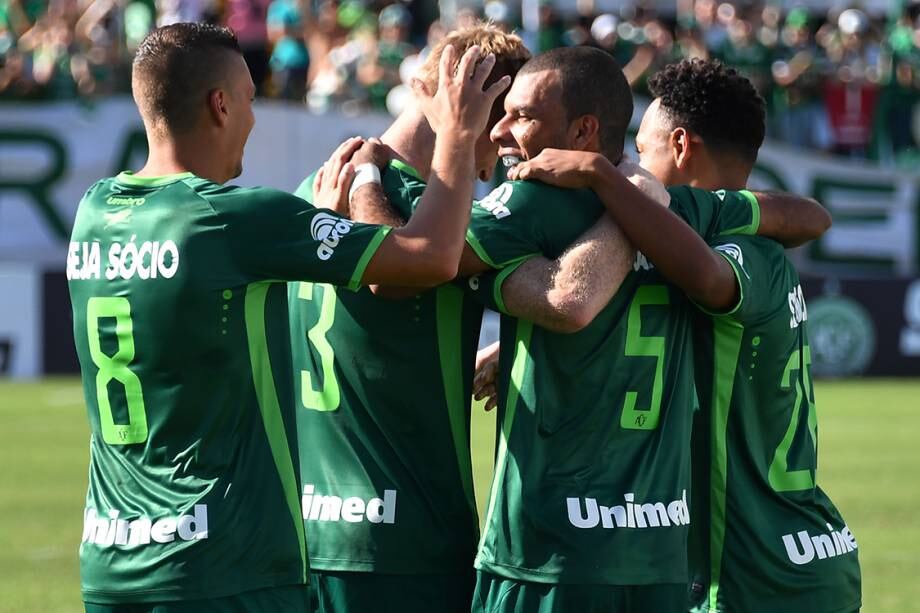 Chapecoense evitó caer a la tercera división de Brasil.