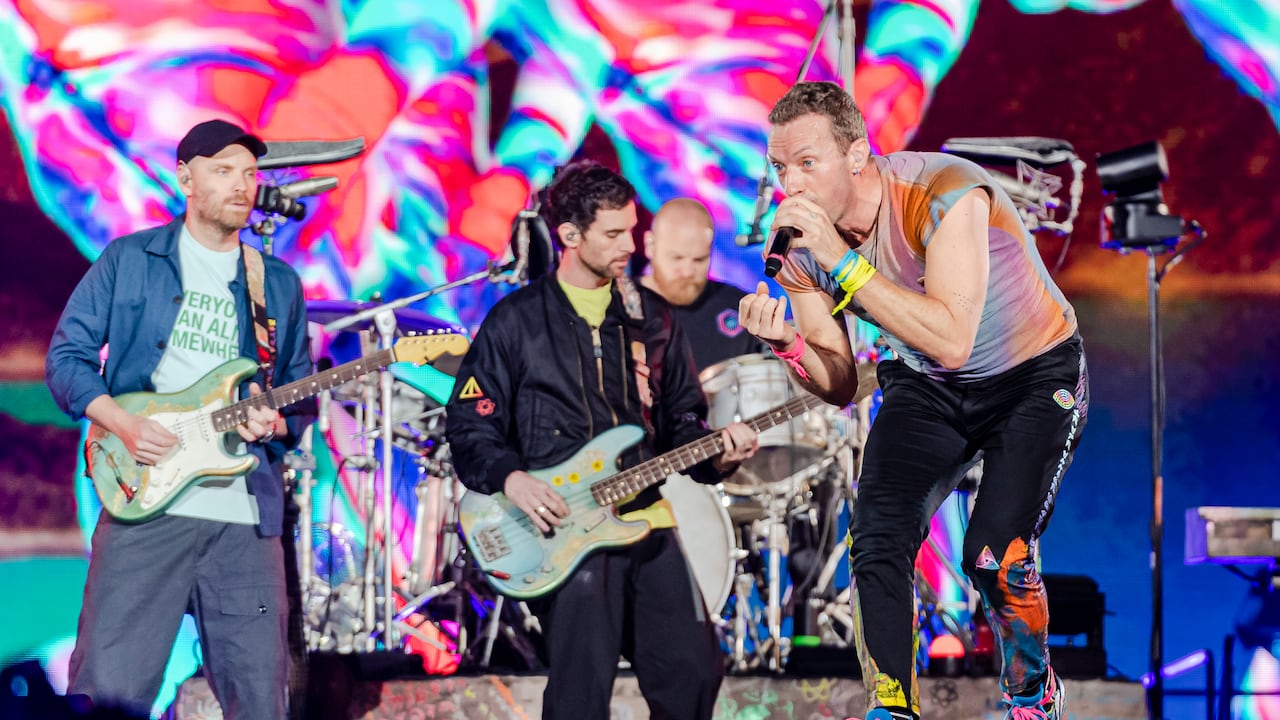 los cuatro miembros de Coldplay —Chris Martin, Jonny Buckland, Guy Berryman y Will Champion— se conocieron estudiando en el University College of London y en 1997. (Photo by Euan Cherry/Getty Images)