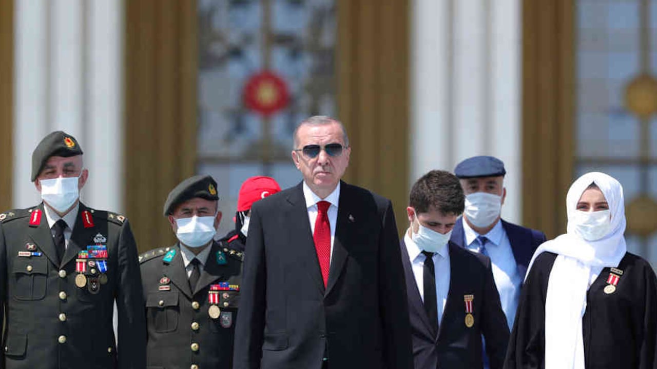 Recep Tayyip Erdogan junto a su partido AKP han estado en el poder por 17 años.