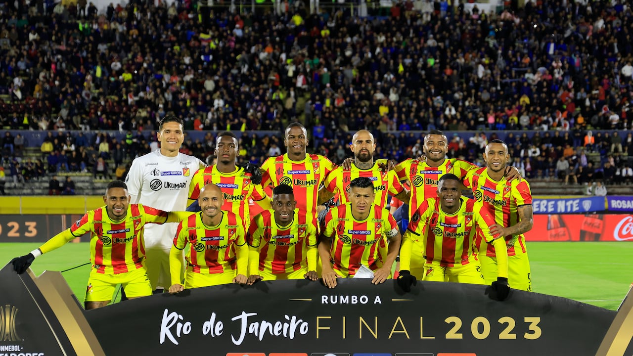 QUITO, ECUADOR - AUGUST 9: Team of Deportivo Pereira during the Copa CONMEBOL Libertadores round of 16 second leg match between Independiente del Valle and Deportivo Pereira at Olimpico Atahualpa Stadium on August 9, 2023 in Quito, Ecuador. (Photo by Franklin Jacome/Getty Images)