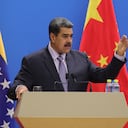 Esta fotografía publicada por la oficina de prensa de Miraflores muestra al presidente venezolano, Nicolás Maduro, hablando durante una 17.ª reunión de la Comisión Conjunta de Alto Nivel entre el Gobierno de la República Popular China y el Gobierno de la República Bolivariana de Venezuela en Beijing el 13 de septiembre de 2023.