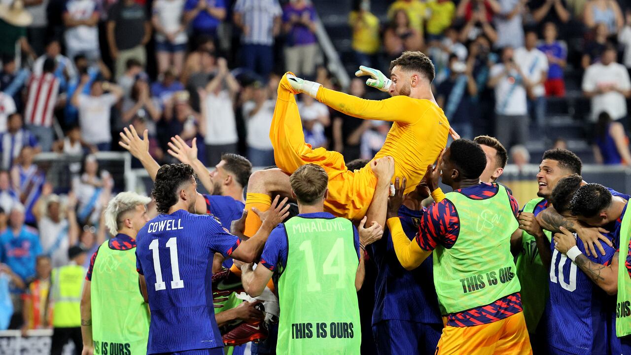 La Selección de Estados Unidos clasificó a semifinales de la Copa de Oro tras superar en la definición por penales a Canadá.