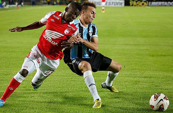 El resultado de 1-2 obtenido por Santa Fe en Porto Alegre fue clave para que los cardenales siguieran más vivos que nunca en la Libertadores 2013. (Guillermo Torres / SEMANA)