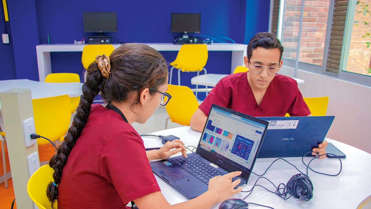 Frente a un sistema financiero que ofrece créditos de corto plazo y percibe a los estudiantes como clientes de alto riesgo, la Universidad Autónoma de Bucaramanga (UNAB) decidió asumir el reto de innovar en acceso y re