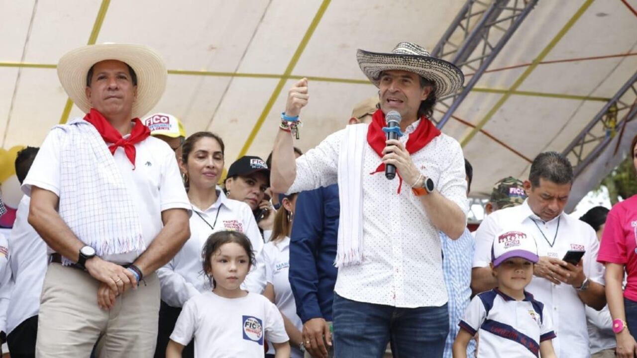 Federico Gutiérrez estuvo junto a Rodrigo Lara en Ibagué.
