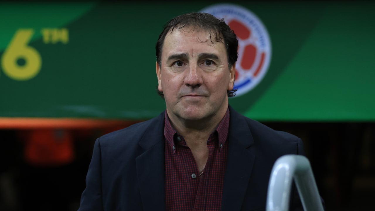 Néstor Lorenzo recibió reconocimiento antes del cierre del 2025.