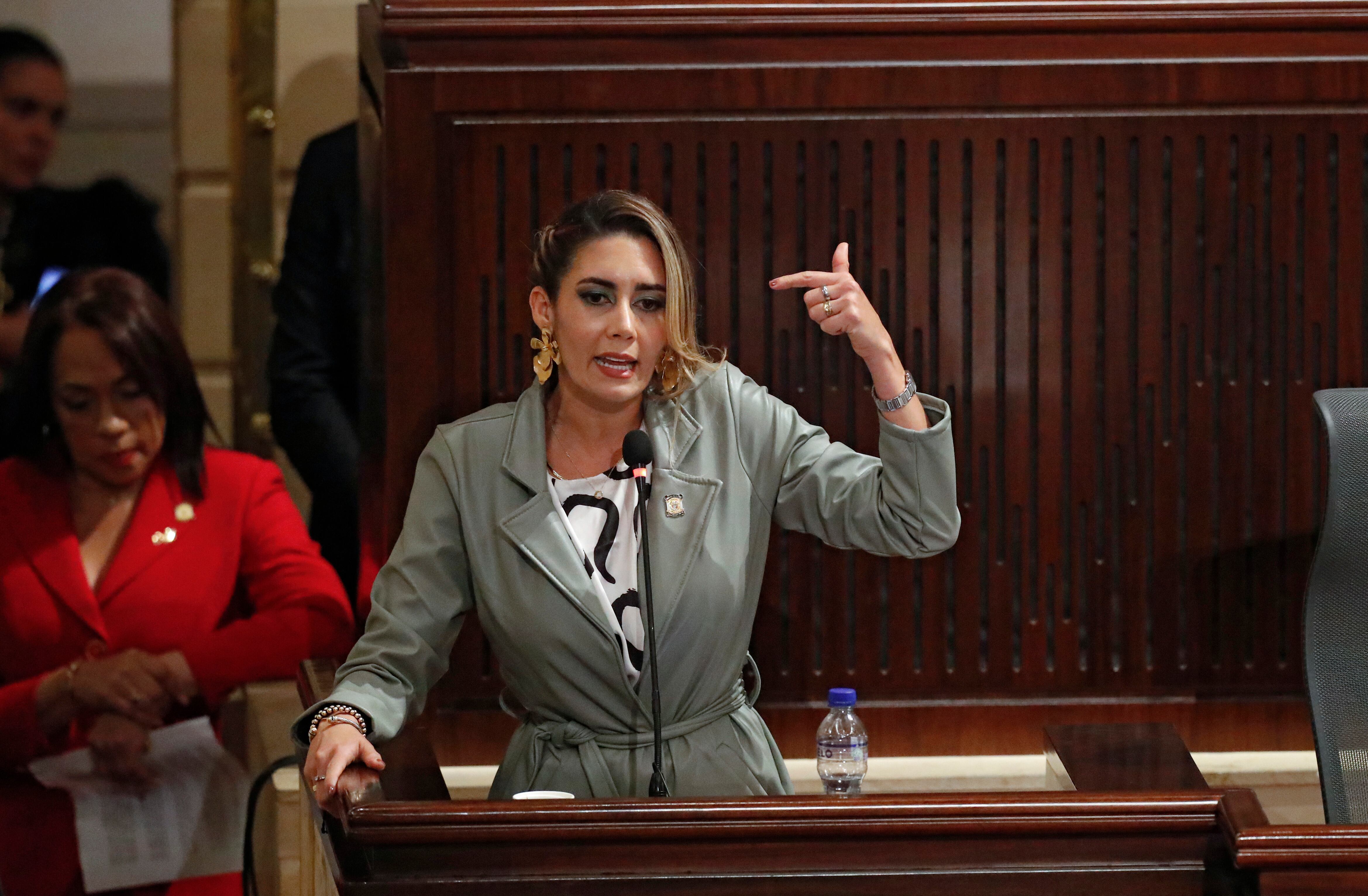 réplica de la oposición