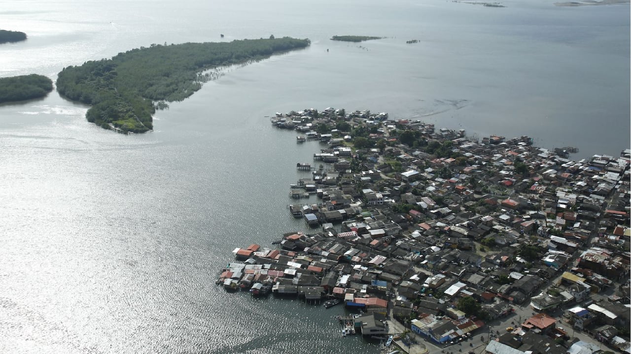 En Tumaco, los grupos armados se disputan el control del territorio y la ruta del narcotráfico.