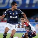 Macalister Silva sufrió dos duras patadas de jugadores de Junior en la final de la Superliga