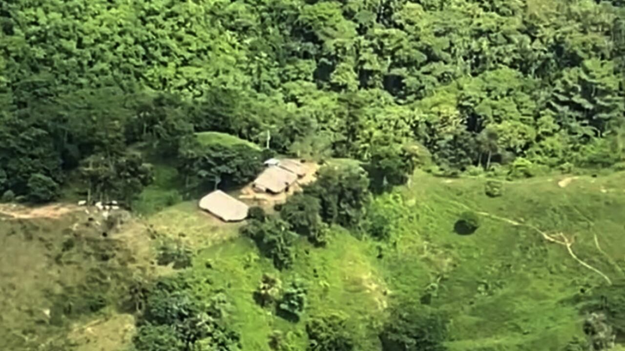 Sobrevuelo a la zona donde fue capturado el capo del narcotráfico, alias Otoniel, en Antioquia.