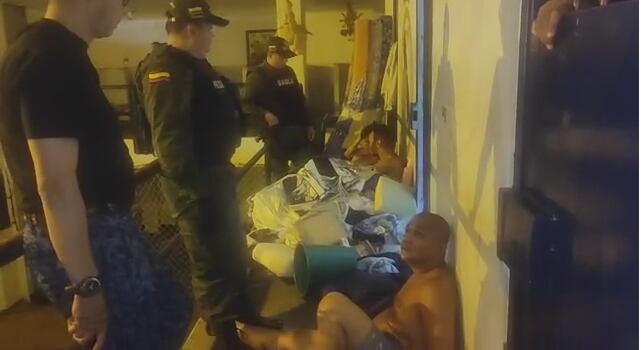 Autoridades hallaron un cuaderno con datos importantes.