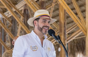 El presidente Abelardo De La Espriella durante un evento en el Eje Cafetero.