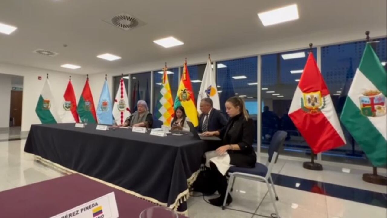 El Parlamento Andino aprobó proyecto que busca fortalecer las cooperativas financieras.