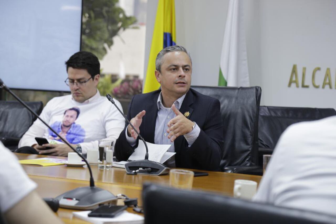 Juan Camilo Restrepo en el primer consejo de gobierno en la Alcaldía de Medellín.