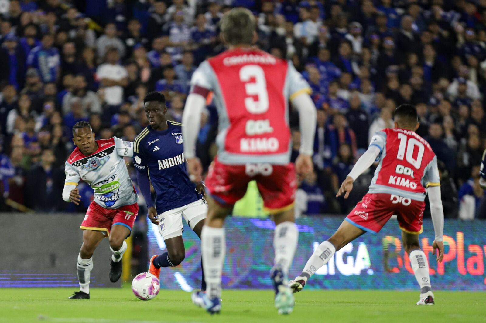 Duelo entre Millonarios y Fortaleza en el Campín.