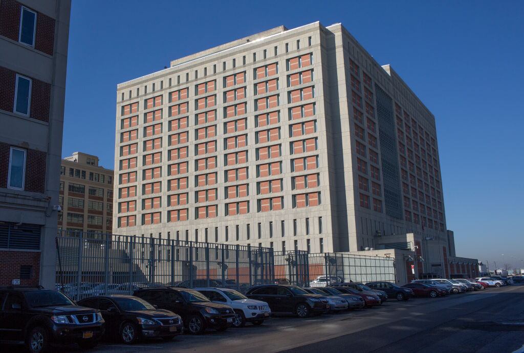Centro de Detención Metropolitano, en el vecindario de Sunset Park, en el distrito de Brooklyn de la ciudad de Nueva York (Foto de Andrew Lichtenstein/Corbis vía Getty Images)