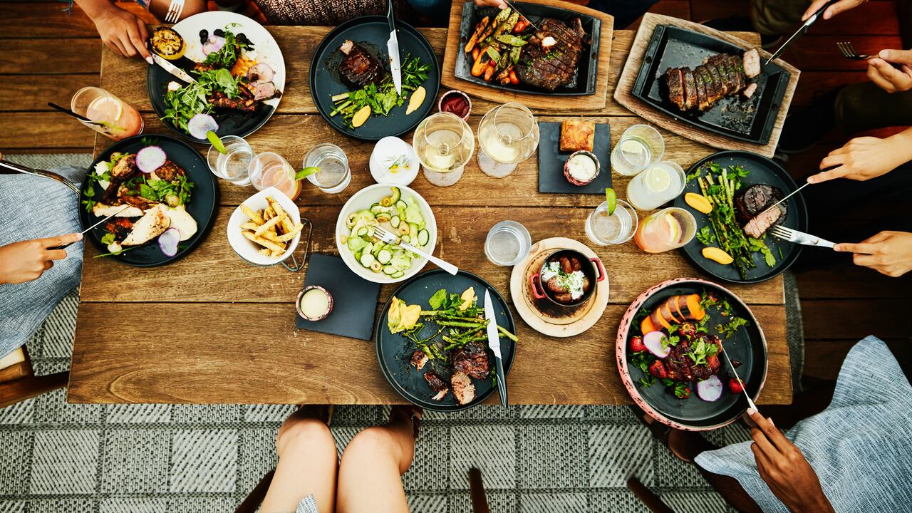 De lo posible se recomienda construir una dieta rica, variada y balanceada.