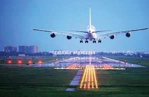 Reino Unido, Suiza y Estados Unidos, los destinos más frecuentados por los magistrados de la JEP entre 2022 y 2024.