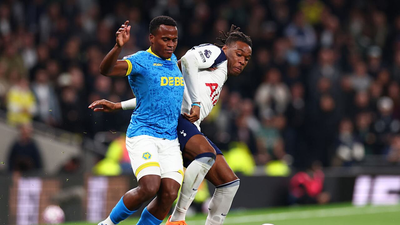 La mala racha de Wolverhampton se extiende, pero la noticia estuvo en la confianza que el técnico depositó en Jhon Arias, quien vivió un estreno especial en Inglaterra.