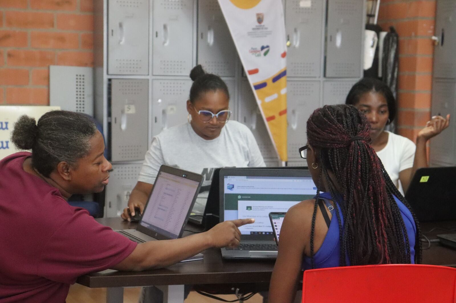 Lideresas del oriente de Cali se capacitaron