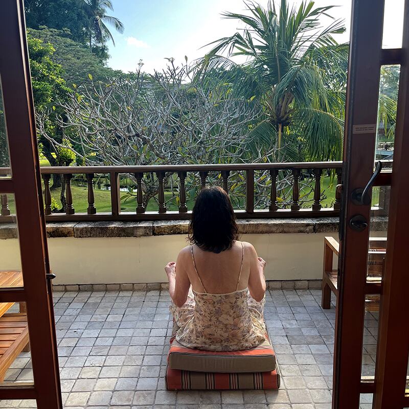 Otra de las actividades que suele practicar es la meditación.