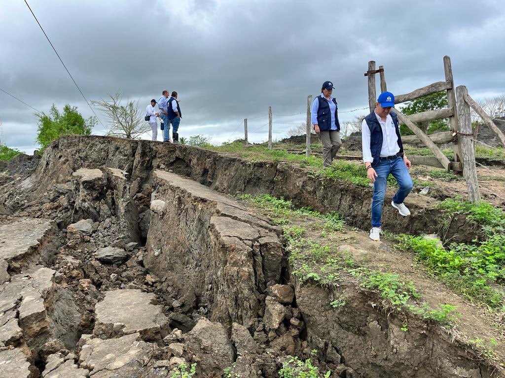 Defensoría pide a autoridades atender emergencia tras sismo en Puerto Escondido; 15 familias que tuvieron que ser evacuadas permanecen en un albergue