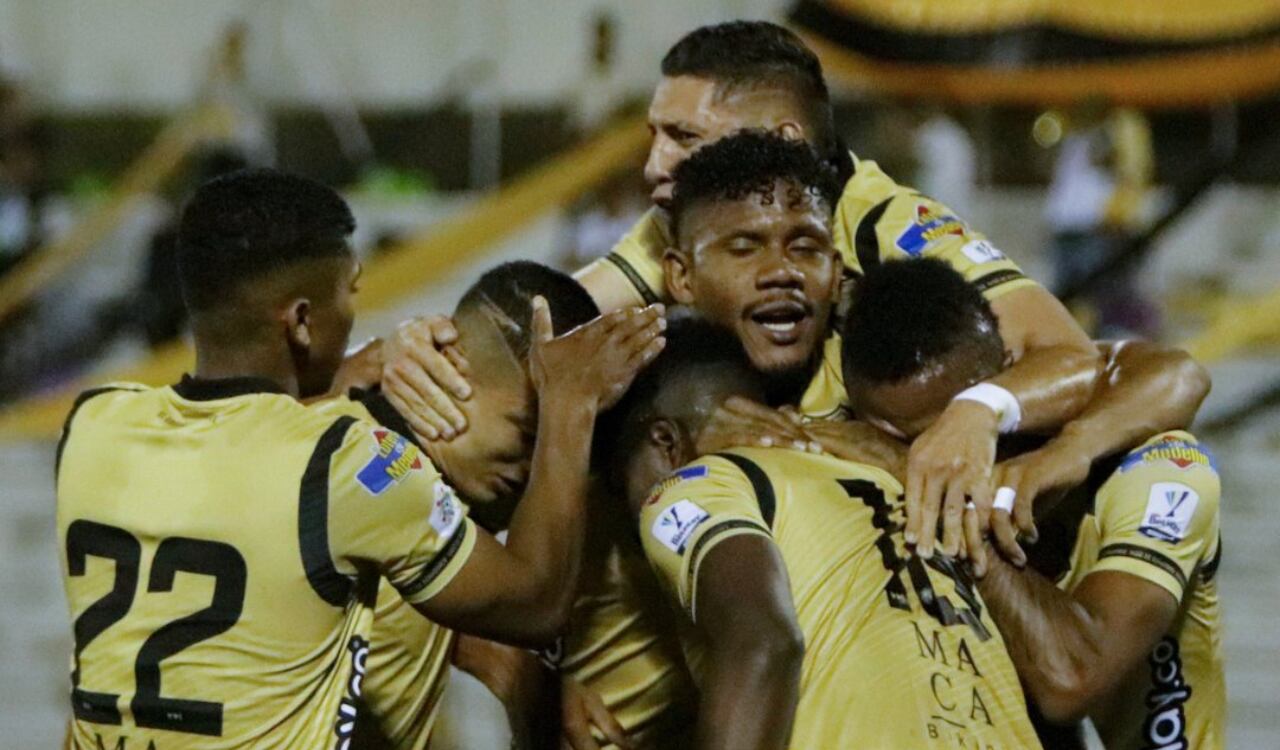 Águilas Doradas con 32 puntos, estaría asegurando su clasificación a las finales.