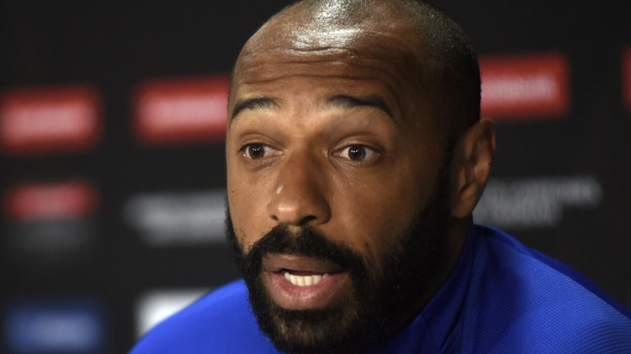 Thierry Henry manda un mensaje contundente contra el racismo.