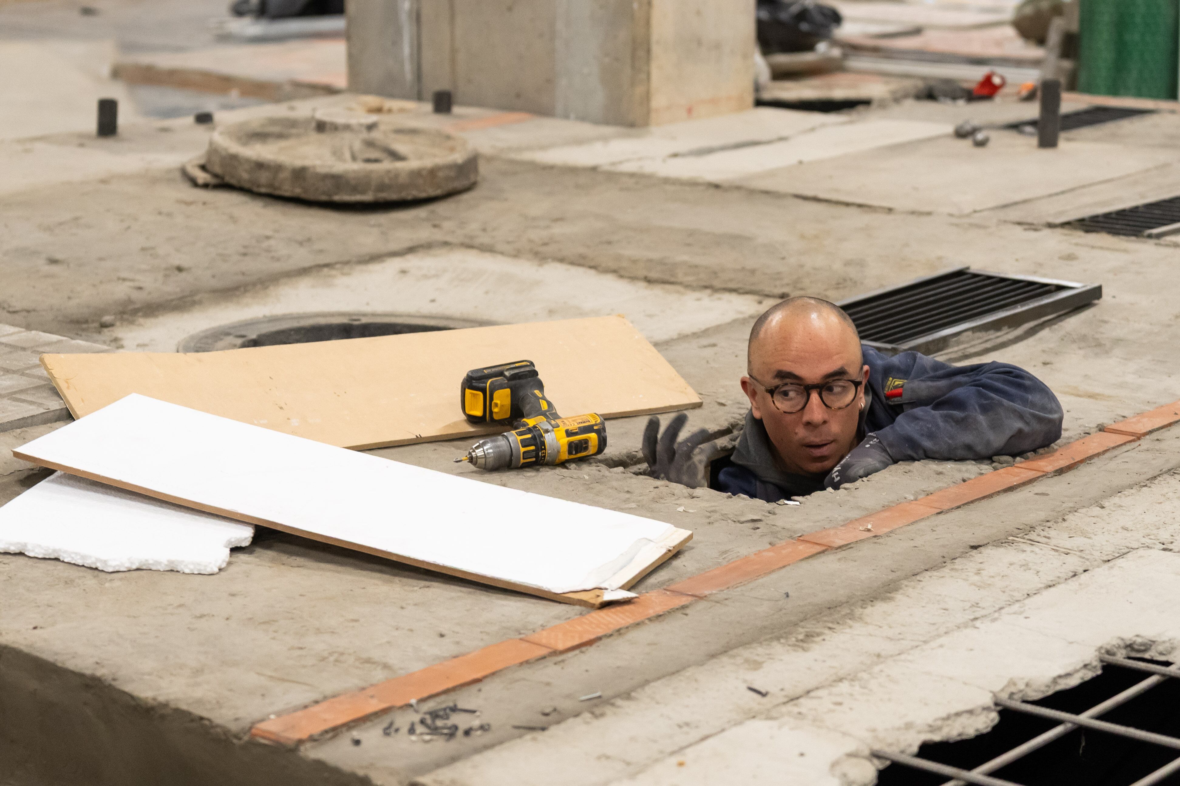 Santiago Reyes Villaveces expondrá su proyecto 'El Hueco', del 6 de marzo al 4 de mayo de 2025 en la Galería Santa Fe.