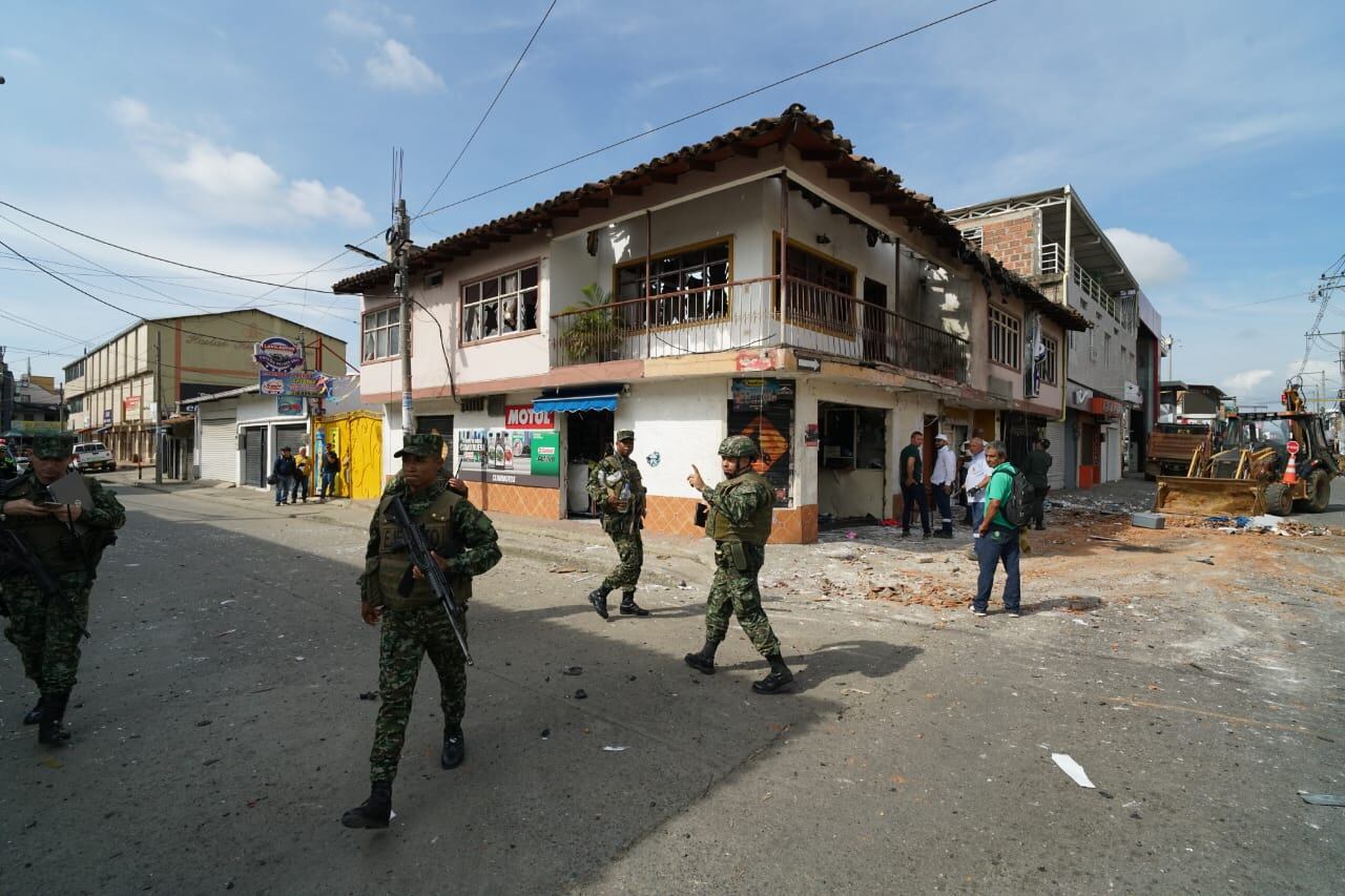Atentado con una moto cargada de explosivos en jamundí Valle