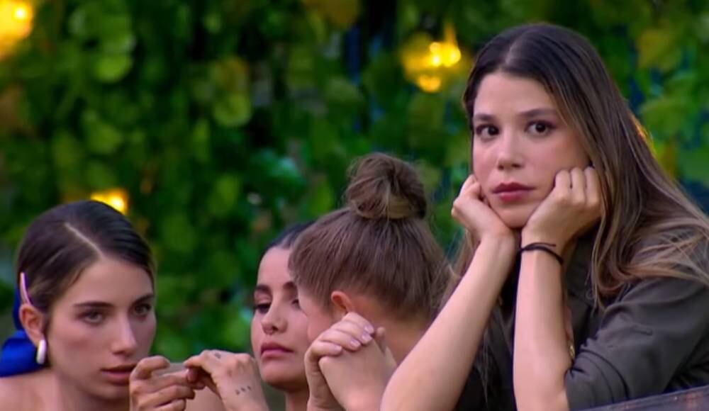 La presentadora se molestó por supuesta actitud de sus compañeros con respecto a la salida de Alejandro Estrada.