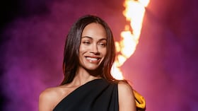 Zoe, de 47 años, también es la primera actriz en aparecer en cuatro películas que han generado más de 2.000 millones de dólares alrededor del globo.