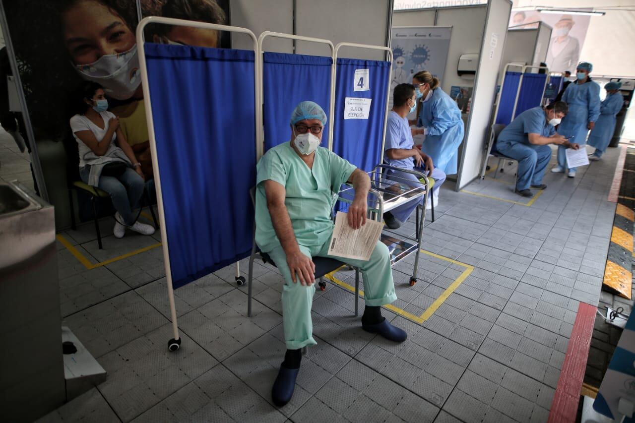 Primer día Jornada de vacunación contra Covid19 al  personal medico de primera linea