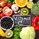 Los alimentos ricos en vitamina C, como cítricos, frutas y verduras, son fuentes naturales para obtener esta vitamina esencial para la salud pancreática.