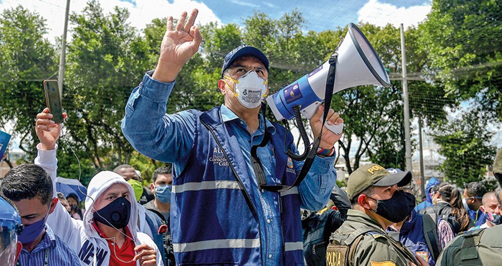  La situación para el alcalde Jorge Iván Ospina, en la foto, ha sido compleja porque la ciudad quedó inmersa en un ambiente de destrucción, terror, anarquía, bloqueos e inseguridad por casi dos meses.