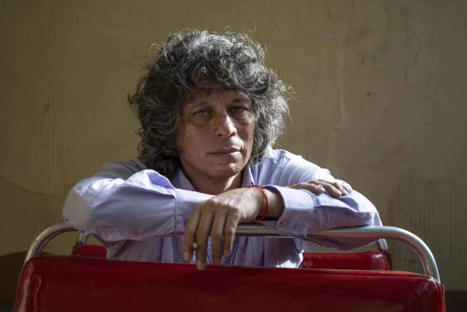 'Los amigos míos se viven muriendo', de Luis Miguel Rivas.