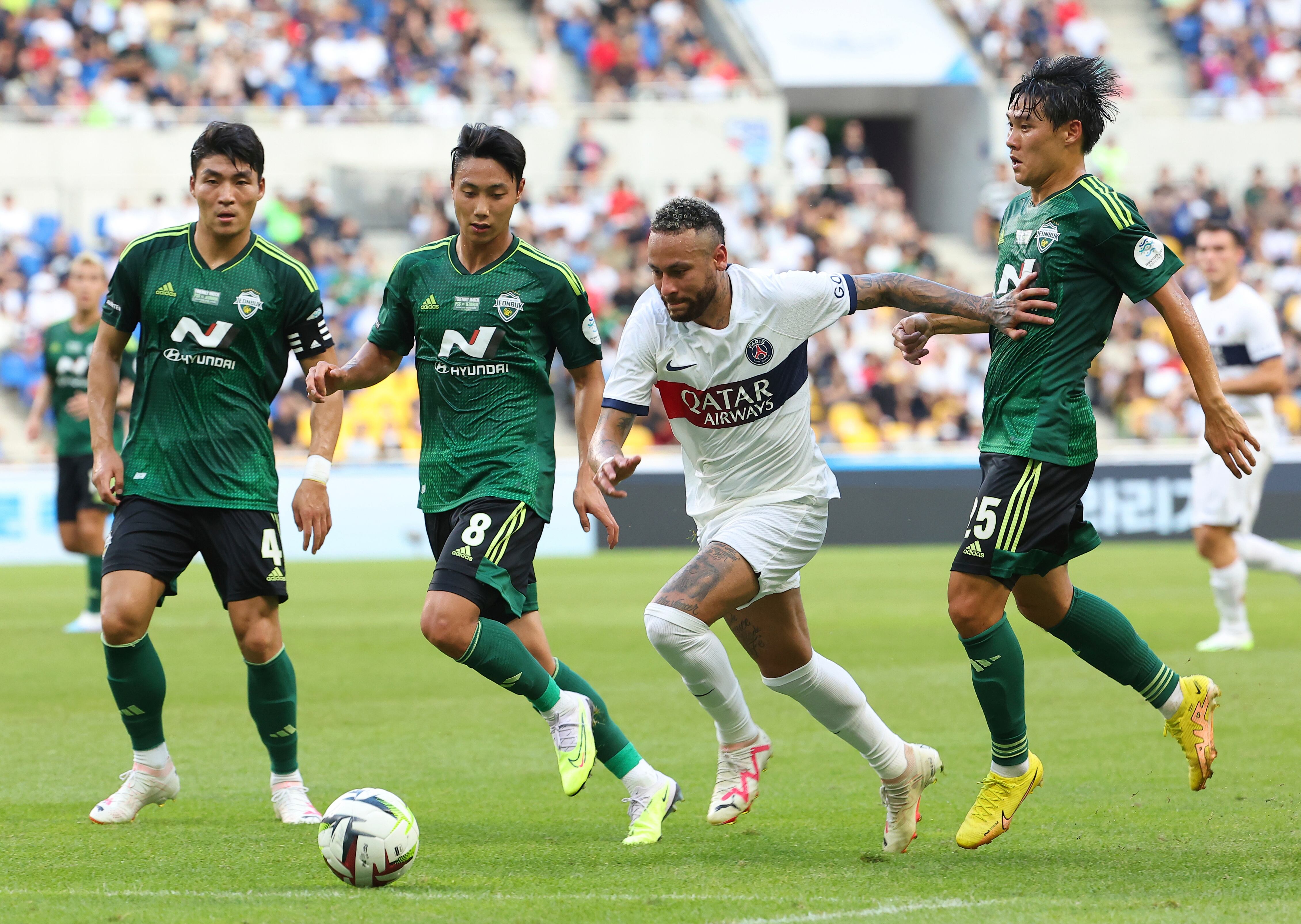 Neymar en Corea del Sur.