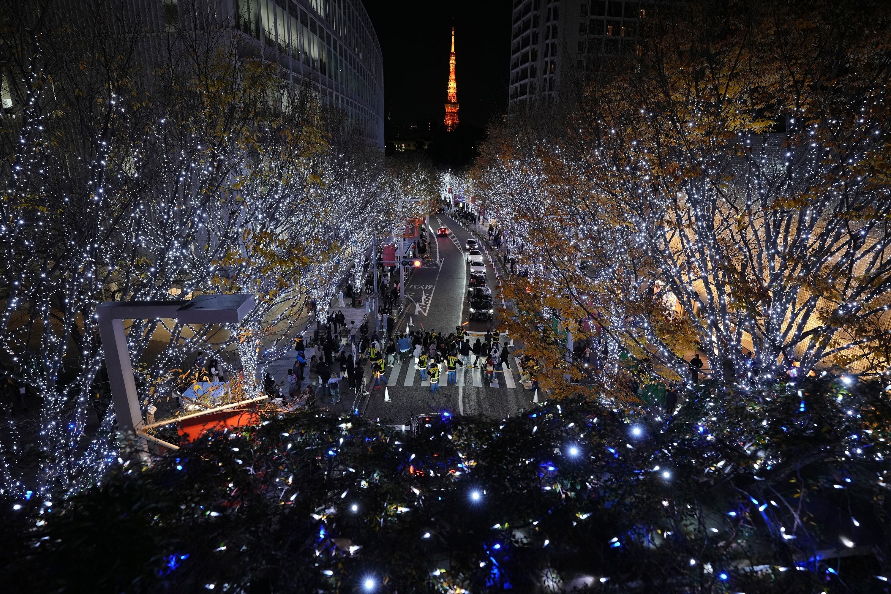 Adornos Tokio para la Navidad 2024