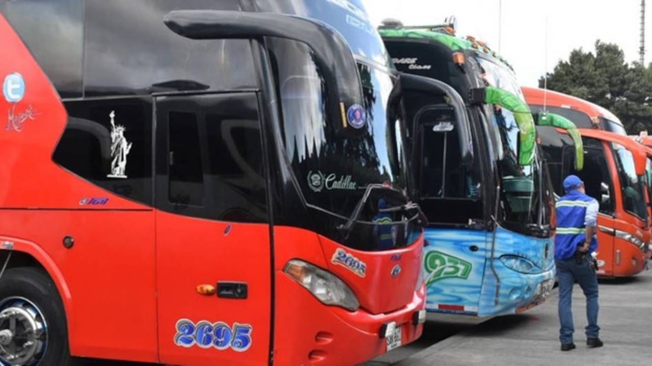 El Coronavirus ha reducido 95% el transporte terrestre de pasajeros en Colombia