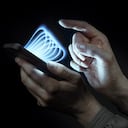 Los ciberdelincuentes puedan tener acceso a los datos transferidos a través de la red de Wi-Fi pública.