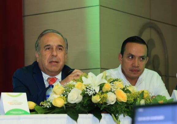 Ministro de Transporte, Guillermo Reyes, y gobernador de Santander, Mauricio Aguilar.