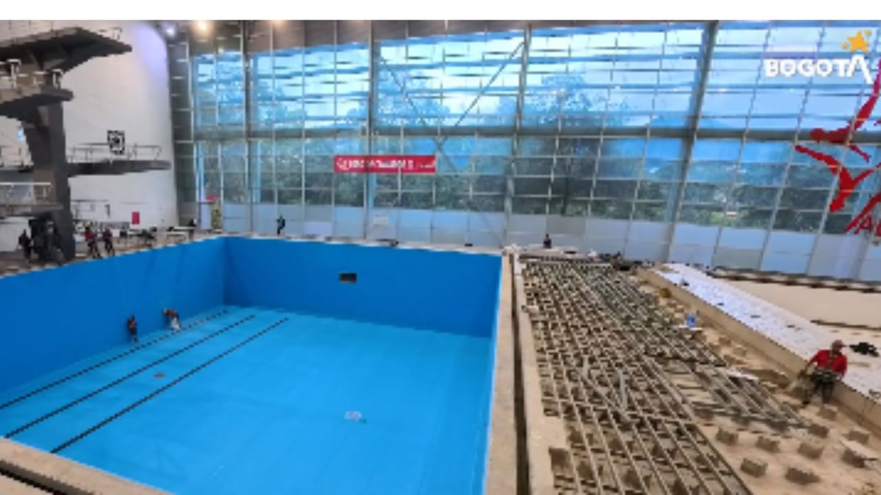 l renovado Complejo Acuático de Bogotá fue intervenido de manera integral luego de que el vaciado de las piscinas permitiera detectar fisuras y otras condiciones que ampliaron los trabajos inicialmente previstos.