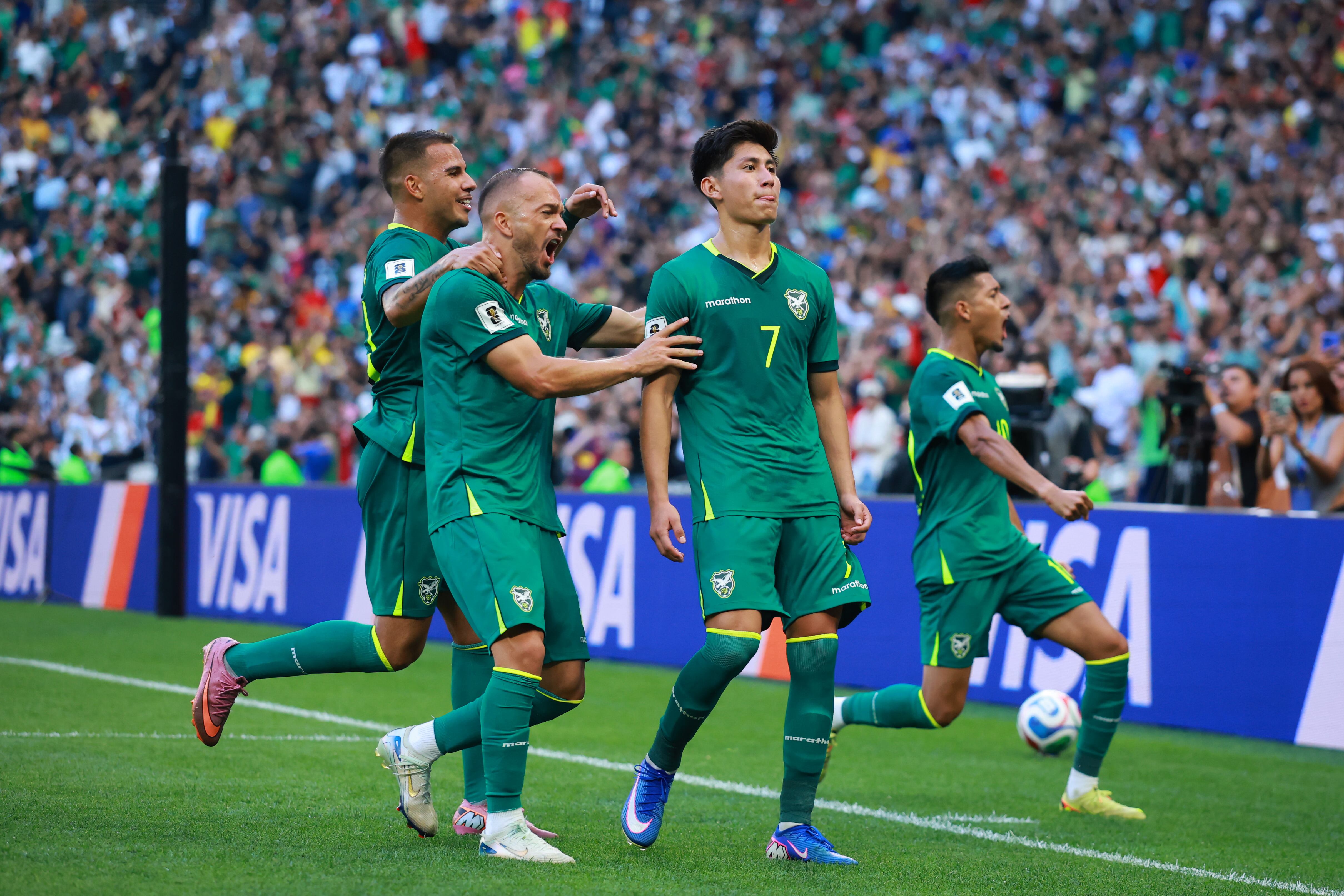 Bolivia celebra el gol de Miguel Terceros.