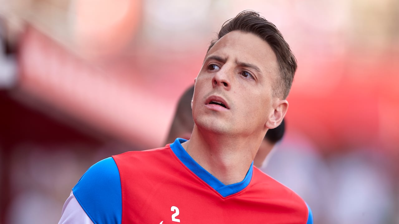 Santiago Arias cumplió su préstamo con Granada, pero no tiene sitio en el Atlético de Madrid